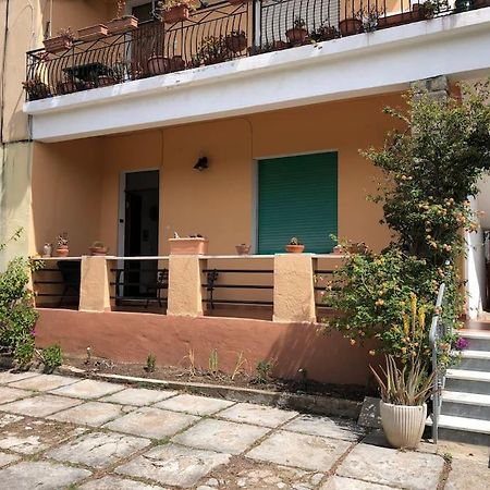 Casa Indipendente Zona Centrale Ла-Маддалена Екстер'єр фото