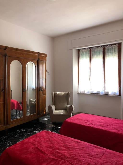 Casa Indipendente Zona Centrale Ла-Маддалена Екстер'єр фото