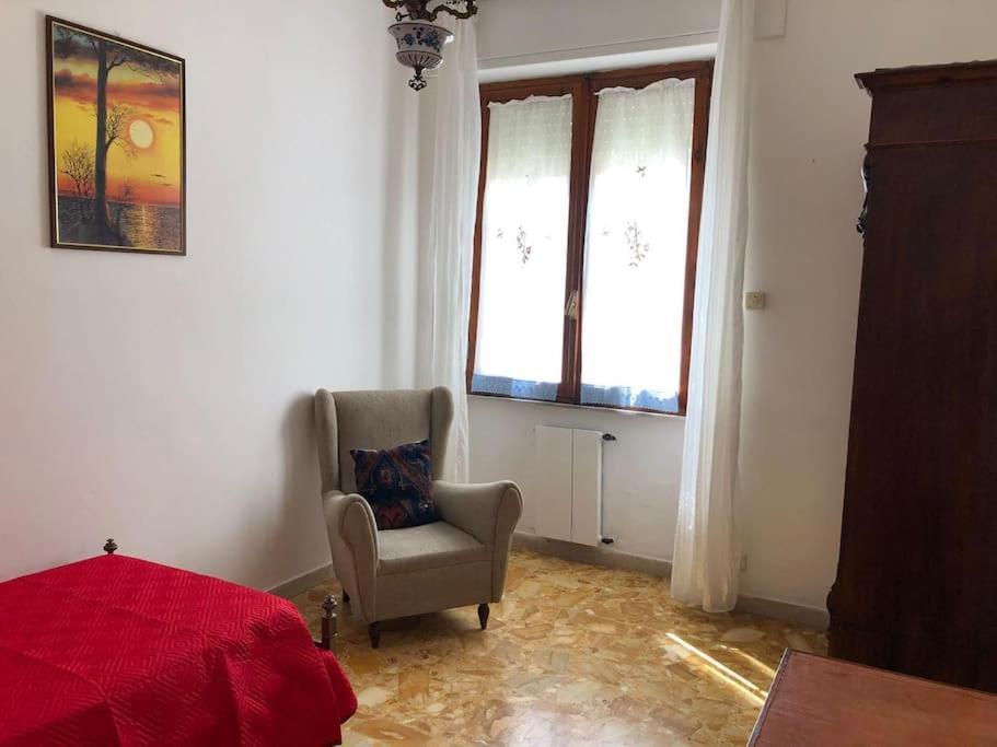 Casa Indipendente Zona Centrale Ла-Маддалена Екстер'єр фото