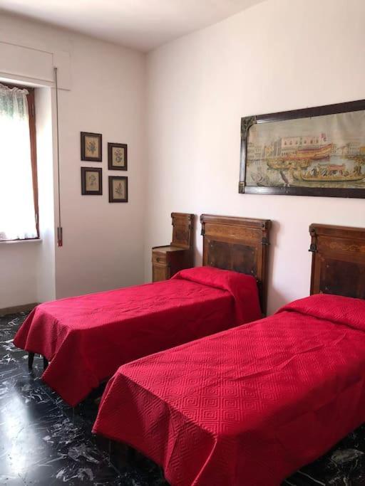 Casa Indipendente Zona Centrale Ла-Маддалена Екстер'єр фото