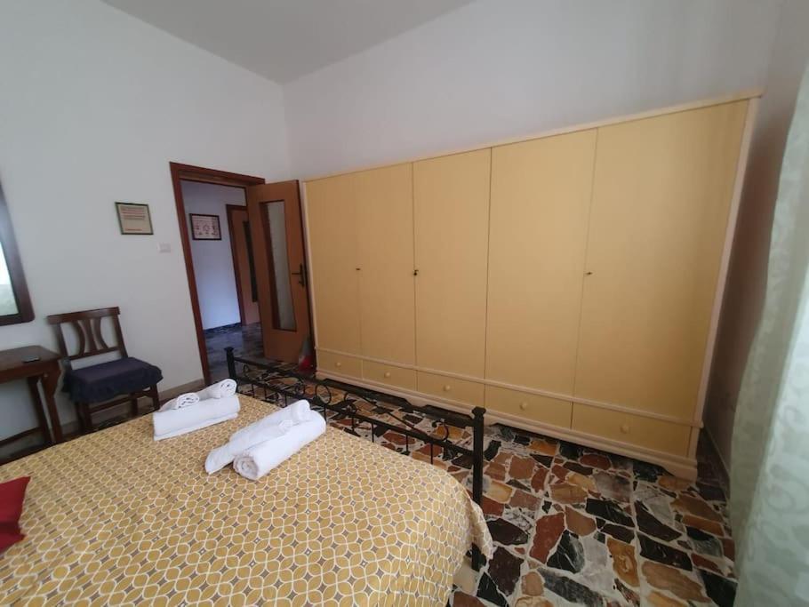 Casa Indipendente Zona Centrale Ла-Маддалена Екстер'єр фото