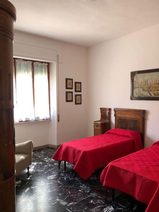 Casa Indipendente Zona Centrale Ла-Маддалена Екстер'єр фото