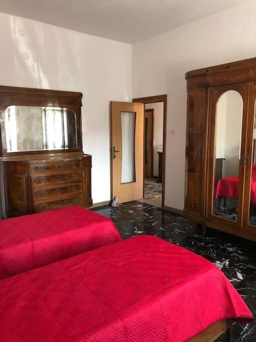 Casa Indipendente Zona Centrale Ла-Маддалена Екстер'єр фото