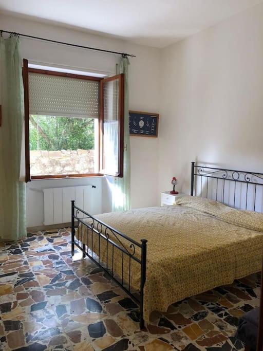 Casa Indipendente Zona Centrale Ла-Маддалена Екстер'єр фото